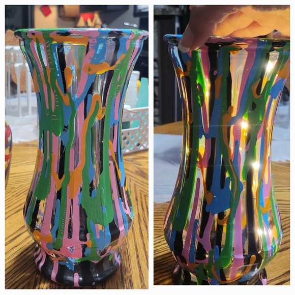 Hand painted vase - Picture 1 of 2